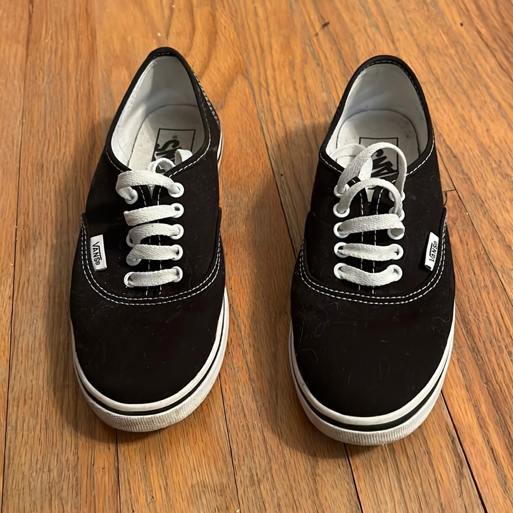 Vans low top Womens size 6 mens size 4.5. Great condition